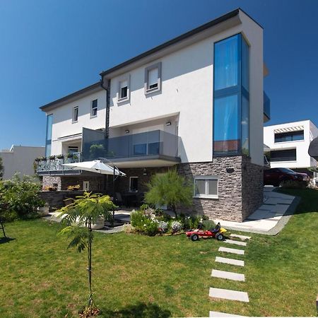 Apartment Odore Di Mare With Beautiful Garden Krk Town Exterior photo
